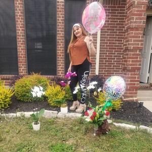 Meet your Posher, Emilia